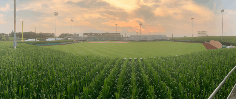 MLB en bref : Le Field of Dreams pourrait être agrandi | Le jeu le plus bizarre de l'année